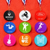 מדליה מעץ בעיצוב אישי