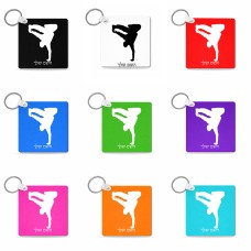 מחזיק מפתחות בצורת ריבוע בעיצוב אישי עם השם שלך בעיצוב ברייקדאנס גודל המחזיק 5 × 5 ס"מ