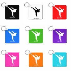 מחזיק מפתחות בצורת ריבוע בעיצוב אישי עם השם שלך בעיצוב קרטה גודל המחזיק 5 × 5 ס"מ