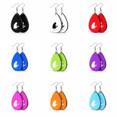 זוג עגילים בצורת טיפה בעיצוב אישי עם השם שלך בעיצוב בתים של שרלוק גודל העגילים 2.5 × 3.8 ס"מ