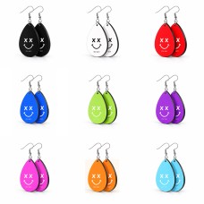 זוג עגילים בצורת טיפה בעיצוב אישי עם השם שלך בעיצוב סמיילי גודל העגילים 2.5 × 3.8 ס"מ