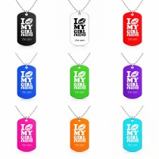 שרשרת דיסקיט מאלומיניום בעיצוב אישי עם השם שלך בעיצוב לנשק את החברה שלי גודל הדיסקיט 2.9 × 5 ס"מ