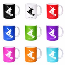 ספל תה \ קפה בעיצוב אישי עם השם שלך בעיצוב סנובורדיסט גודל הספל 325 מ"ל