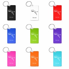 מחזיק מפתחות בצורת מלבן בעיצוב אישי עם השם שלך בעיצוב פומה גודל המחזיק 6 × 4 ס"מ