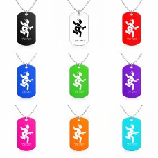 שרשרת דיסקיט מאלומיניום בעיצוב אישי עם השם שלך בעיצוב נגן גיטרה גודל הדיסקיט 2.9 × 5 ס"מ