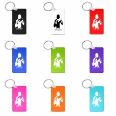 מחזיק מפתחות בצורת מלבן בעיצוב אישי עם השם שלך בעיצוב אגרוף גודל המחזיק 6 × 4 ס"מ