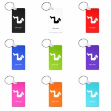 מחזיק מפתחות בצורת מלבן בעיצוב אישי עם השם שלך בעיצוב אישה מתאמנת גודל המחזיק 6 × 4 ס"מ