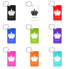 מחזיק מפתחות בצורת מלבן בעיצוב אישי עם השם שלך בעיצוב כתר מלכותי גודל המחזיק 6 × 4 ס"מ