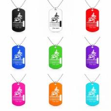 שרשרת דיסקיט מאלומיניום בעיצוב אישי עם השם שלך בעיצוב רוכב סוסים גודל הדיסקיט 2.9 × 5 ס"מ