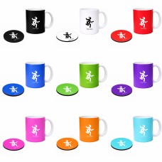 ספל תה \ קפה + תחתית עגולה בעיצוב אישי עם השם שלך בעיצוב נגן גיטרה גודל הספל 325 מ"ל קוטר התחתית 10 ס"מ