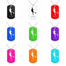 שרשרת דיסקיט מאלומיניום בעיצוב אישי עם השם שלך בעיצוב שחקנית כדורגל - אישה גודל הדיסקיט 2.9 × 5 ס"מ