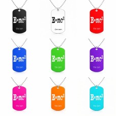 שרשרת דיסקיט מאלומיניום בעיצוב אישי עם השם שלך בעיצוב נוסחת אלברט איינשטיין גודל הדיסקיט 2.9 × 5 ס"מ