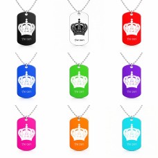 שרשרת דיסקיט מאלומיניום בעיצוב אישי עם השם שלך בעיצוב כתר מלכותי גודל הדיסקיט 2.9 × 5 ס"מ