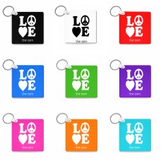 מחזיק מפתחות בצורת ריבוע בעיצוב אישי עם השם שלך בעיצוב אהבה גודל המחזיק 5 × 5 ס"מ