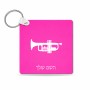 מחזיק מפתחות בצורת ריבוע בעיצוב אישי עם השם שלך בעיצוב חצוצרה גודל המחזיק 5 × 5 ס"מ