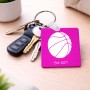 מחזיק מפתחות בצורת ריבוע בעיצוב אישי עם השם שלך בעיצוב כדורסל גודל המחזיק 5 × 5 ס"מ