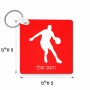 מחזיק מפתחות בצורת ריבוע בעיצוב אישי עם השם שלך בעיצוב שחקן כדורסל גודל המחזיק 5 × 5 ס"מ