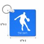 מחזיק מפתחות בצורת ריבוע בעיצוב אישי עם השם שלך בעיצוב שחקן כדורסל גודל המחזיק 5 × 5 ס"מ