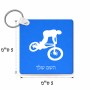 מחזיק מפתחות בצורת ריבוע בעיצוב אישי עם השם שלך בעיצוב רוכב אופניים גודל המחזיק 5 × 5 ס"מ