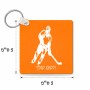 מחזיק מפתחות בצורת ריבוע בעיצוב אישי עם השם שלך בעיצוב שחקן הוקי גודל המחזיק 5 × 5 ס"מ