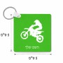 מחזיק מפתחות בצורת ריבוע בעיצוב אישי עם השם שלך בעיצוב מוטוקרוס גודל המחזיק 5 × 5 ס"מ