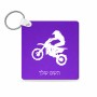מחזיק מפתחות בצורת ריבוע בעיצוב אישי עם השם שלך בעיצוב מוטוקרוס גודל המחזיק 5 × 5 ס"מ