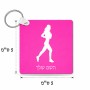 מחזיק מפתחות בצורת ריבוע בעיצוב אישי עם השם שלך בעיצוב רץ רץ אישה גודל המחזיק 5 × 5 ס"מ