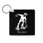 מחזיק מפתחות בצורת ריבוע בעיצוב אישי עם השם שלך בעיצוב ילד סקייטבורד גודל המחזיק 5 × 5 ס"מ