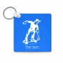 מחזיק מפתחות בצורת ריבוע בעיצוב אישי עם השם שלך בעיצוב ילד סקייטבורד גודל המחזיק 5 × 5 ס"מ