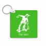 מחזיק מפתחות בצורת ריבוע בעיצוב אישי עם השם שלך בעיצוב ילד סקייטבורד גודל המחזיק 5 × 5 ס"מ