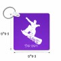 מחזיק מפתחות בצורת ריבוע בעיצוב אישי עם השם שלך בעיצוב סנובורדיסט גודל המחזיק 5 × 5 ס"מ
