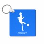 מחזיק מפתחות בצורת ריבוע בעיצוב אישי עם השם שלך בעיצוב שחקנית כדורגל - אישה גודל המחזיק 5 × 5 ס"מ