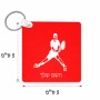 מחזיק מפתחות בצורת ריבוע בעיצוב אישי עם השם שלך בעיצוב שחקן טניס גודל המחזיק 5 × 5 ס"מ