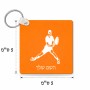 מחזיק מפתחות בצורת ריבוע בעיצוב אישי עם השם שלך בעיצוב שחקן טניס גודל המחזיק 5 × 5 ס"מ