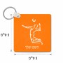 מחזיק מפתחות בצורת ריבוע בעיצוב אישי עם השם שלך בעיצוב שחקן כדורעף גודל המחזיק 5 × 5 ס"מ