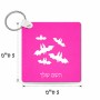 מחזיק מפתחות בצורת ריבוע בעיצוב אישי עם השם שלך בעיצוב עטלפים גודל המחזיק 5 × 5 ס"מ