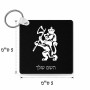 מחזיק מפתחות בצורת ריבוע בעיצוב אישי עם השם שלך בעיצוב אריה גודל המחזיק 5 × 5 ס"מ