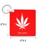 מחזיק מפתחות בצורת ריבוע בעיצוב אישי עם השם שלך בעיצוב עלה מריחואנה - גראס גודל המחזיק 5 × 5 ס"מ