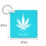 מחזיק מפתחות בצורת ריבוע בעיצוב אישי עם השם שלך בעיצוב עלה מריחואנה - גראס גודל המחזיק 5 × 5 ס"מ