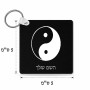 מחזיק מפתחות בצורת ריבוע בעיצוב אישי עם השם שלך בעיצוב סמל יינג יאנג גודל המחזיק 5 × 5 ס"מ