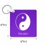 מחזיק מפתחות בצורת ריבוע בעיצוב אישי עם השם שלך בעיצוב סמל יינג יאנג גודל המחזיק 5 × 5 ס"מ