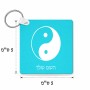 מחזיק מפתחות בצורת ריבוע בעיצוב אישי עם השם שלך בעיצוב סמל יינג יאנג גודל המחזיק 5 × 5 ס"מ