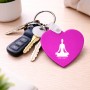 מחזיק מפתחות בצורת לב בעיצוב אישי עם השם שלך בעיצוב אימון יוגה גודל המחזיק 5 × 5 ס"מ