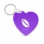 מחזיק מפתחות בצורת לב בעיצוב אישי עם השם שלך בעיצוב שפתיים - נשיקה גודל המחזיק 5 × 5 ס"מ