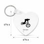 מחזיק מפתחות בצורת לב בעיצוב אישי עם השם שלך בעיצוב רוכב אופניים גודל המחזיק 5 × 5 ס"מ