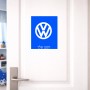 שלט אלומיניום גדול לחדר בעיצוב אישי עם השם שלך בעיצוב פולקסווגן גודל השלט 20 × 25 ס"מ.