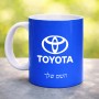 ספל תה \ קפה בעיצוב אישי עם השם שלך בעיצוב טויוטה גודל הספל 325 מ"ל
