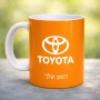 ספל תה \ קפה בעיצוב אישי עם השם שלך בעיצוב טויוטה גודל הספל 325 מ"ל