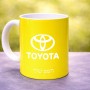 ספל תה \ קפה בעיצוב אישי עם השם שלך בעיצוב טויוטה גודל הספל 325 מ"ל