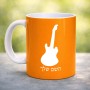ספל תה \ קפה בעיצוב אישי עם השם שלך בעיצוב גיטרה גודל הספל 325 מ"ל